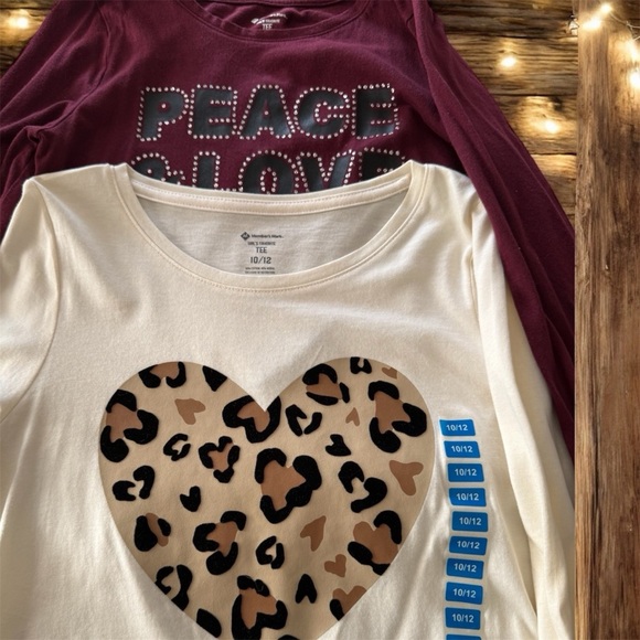 Member’s Marks Girl’s 2- Pack Tees “Peace &Love” & Leopard Heart Long Sleeve - Picture 2 of 5